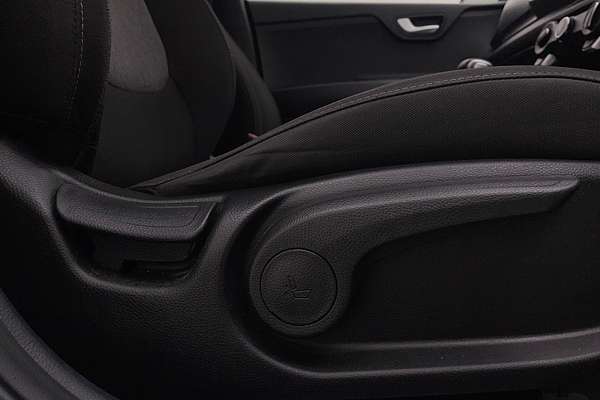2023 Kia Stonic S YB