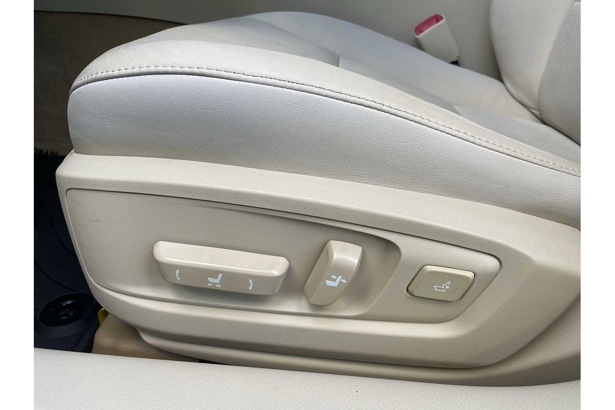 2013 Lexus ES 4dr Sdn