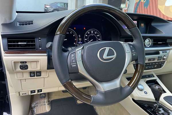 2013 Lexus ES 4dr Sdn