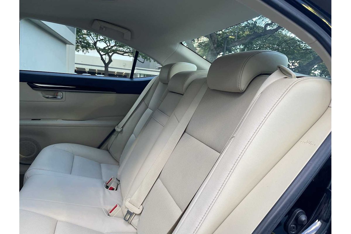 2013 Lexus ES 4dr Sdn