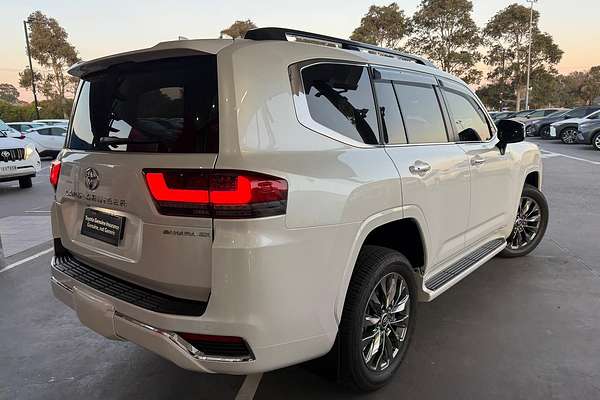 2024 Toyota Landcruiser Sahara ZX FJA300R