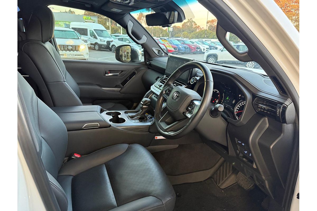 2024 Toyota Landcruiser Sahara ZX FJA300R