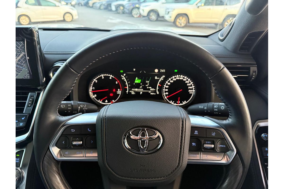 2024 Toyota Landcruiser Sahara ZX FJA300R