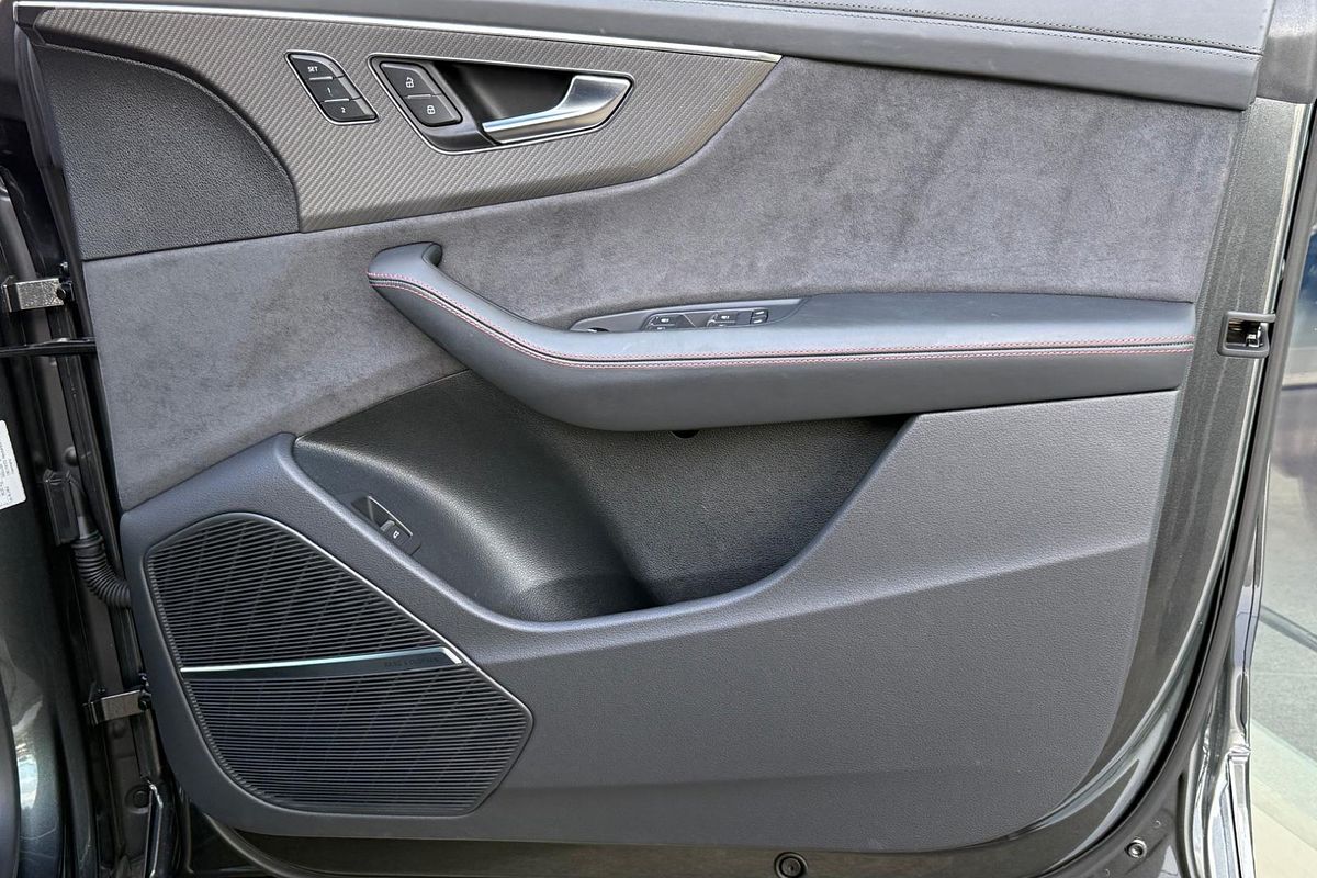 2023 Audi RS Q8 TFSI F1