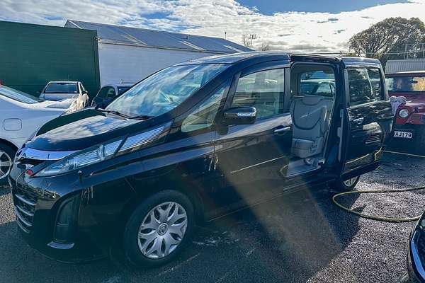 2010 Mazda BIANTE