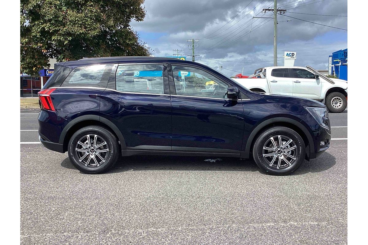 2025 Mahindra XUV700 AX7L