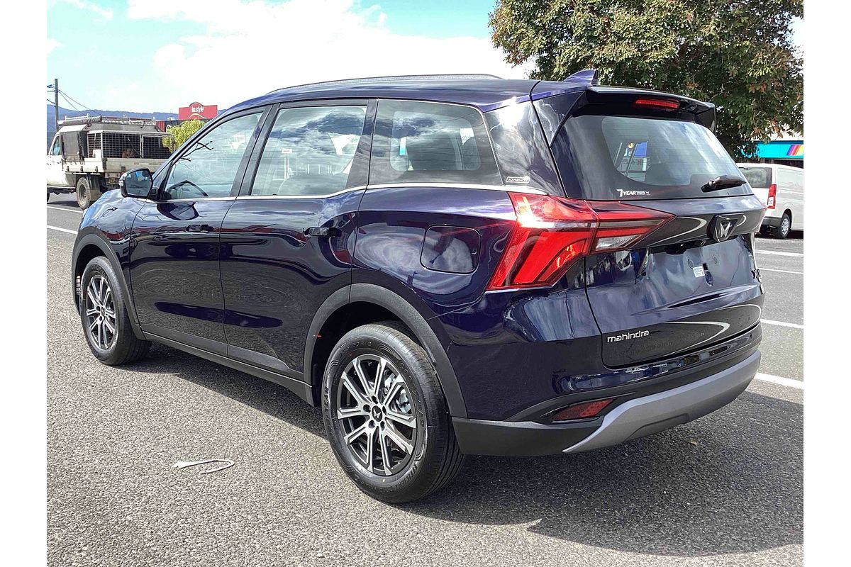 2025 Mahindra XUV700 AX7L