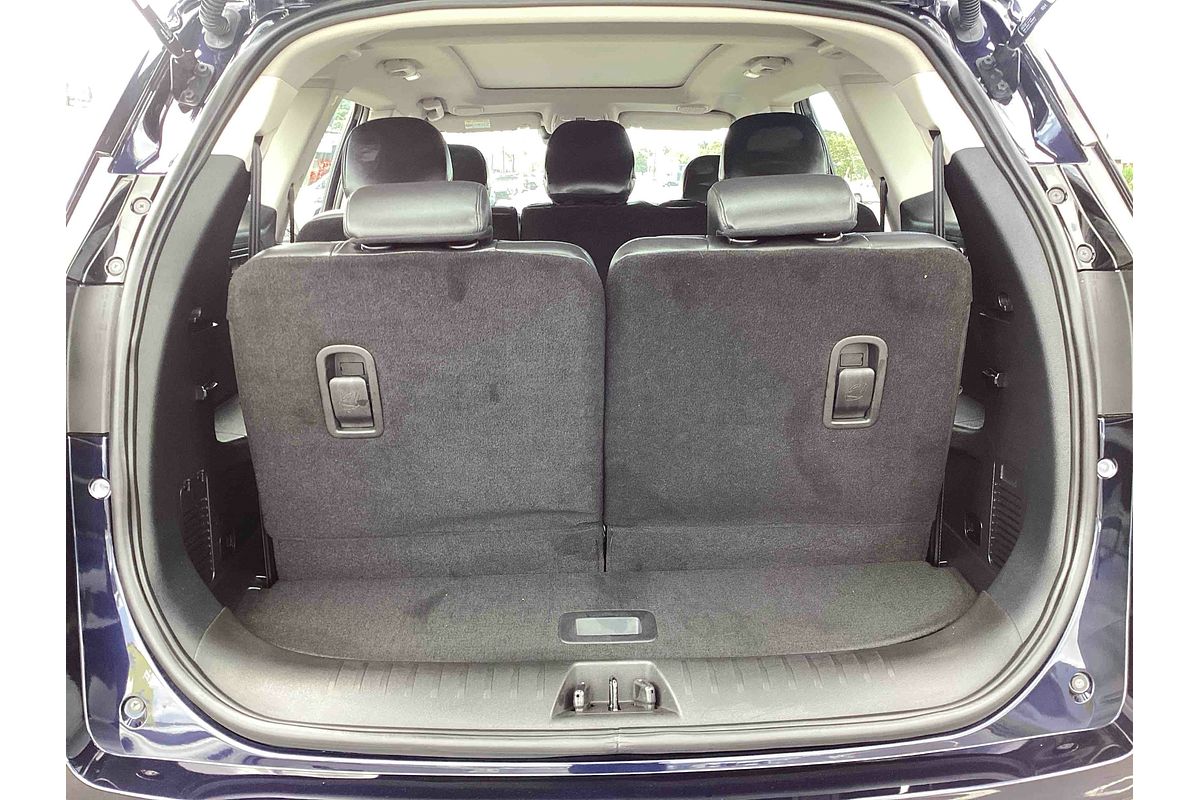 2025 Mahindra XUV700 AX7L