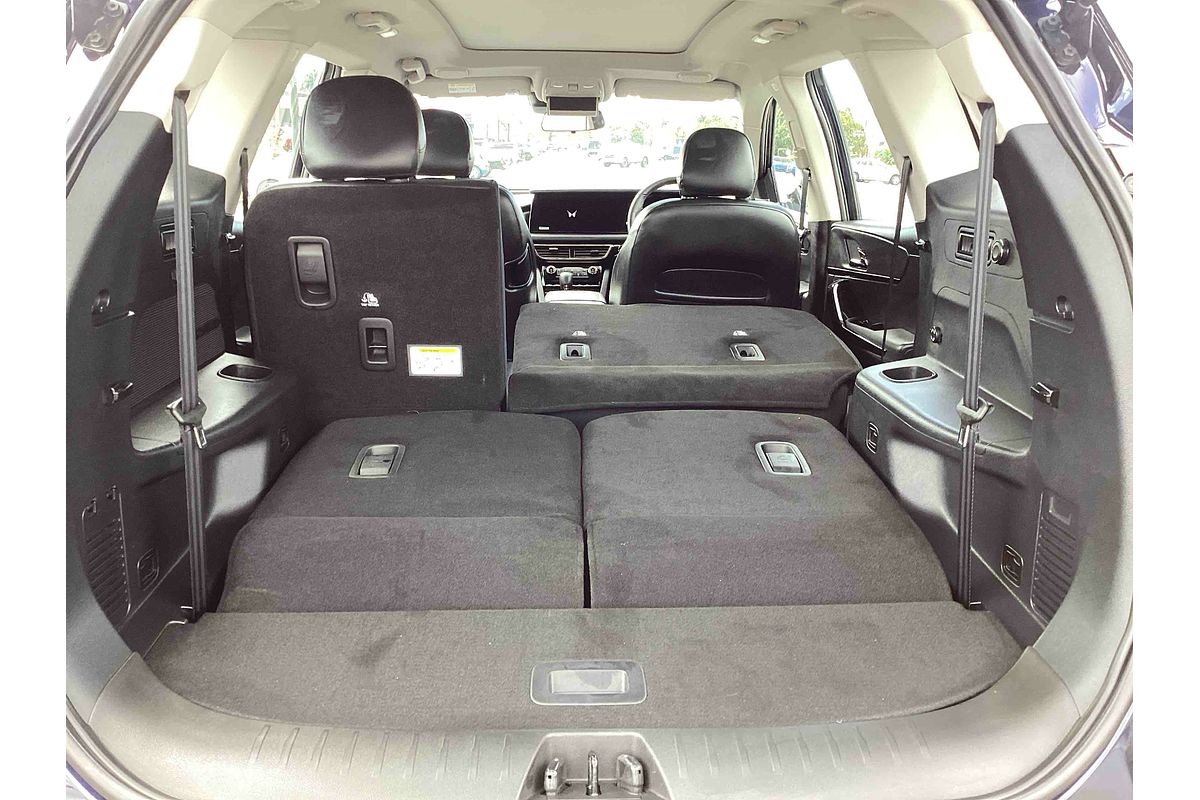 2025 Mahindra XUV700 AX7L