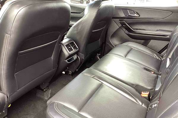 2025 Mahindra XUV700 AX7L