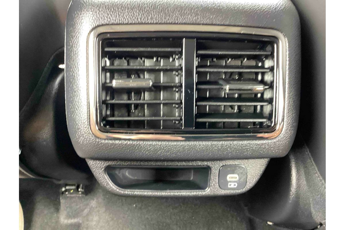 2025 Mahindra XUV700 AX7L