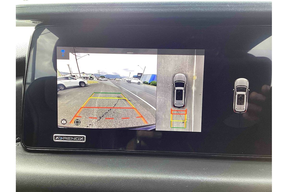 2025 Mahindra XUV700 AX7L