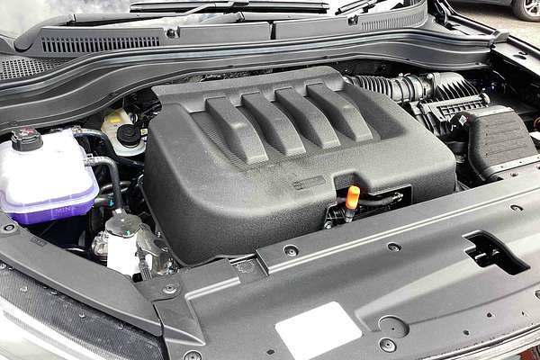 2025 Mahindra XUV700 AX7L