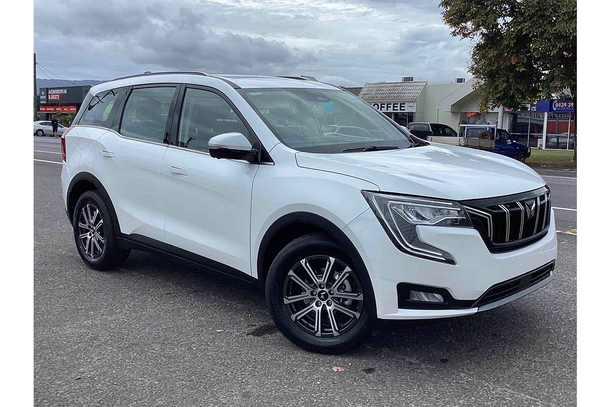 2025 Mahindra XUV700 AX7L