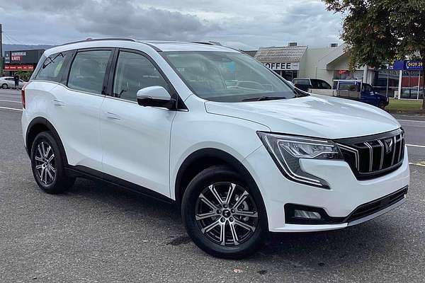 2025 Mahindra XUV700 AX7L