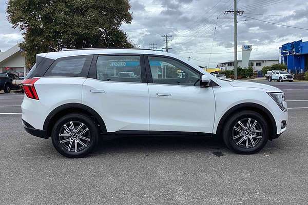 2025 Mahindra XUV700 AX7L