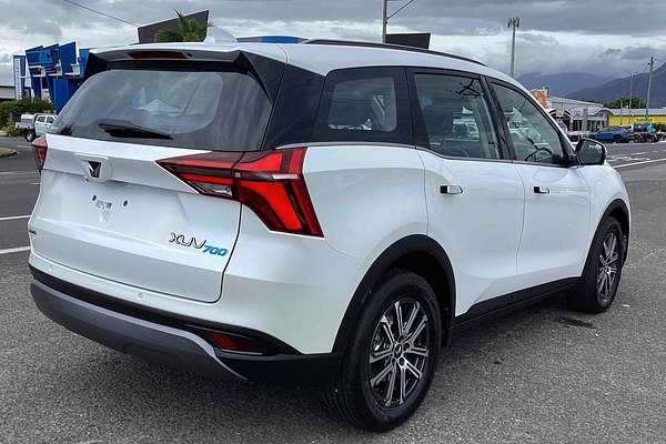 2025 Mahindra XUV700 AX7L