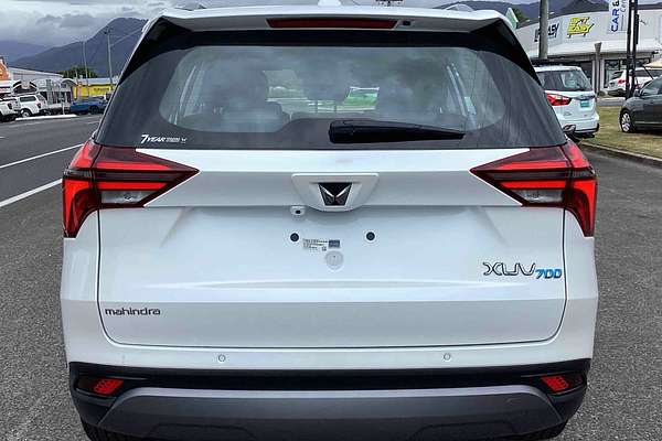 2025 Mahindra XUV700 AX7L