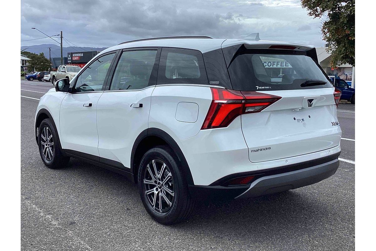 2025 Mahindra XUV700 AX7L