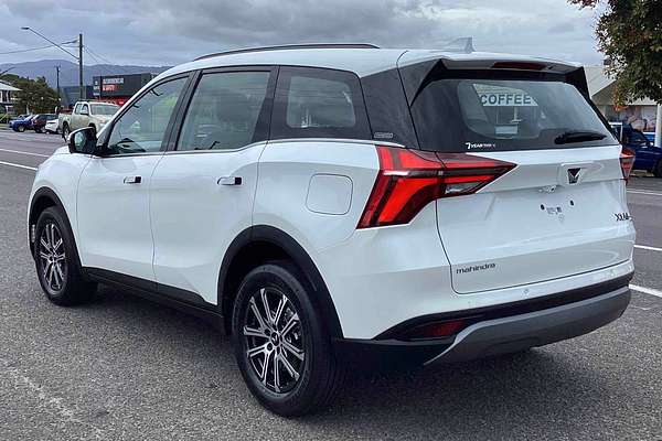 2025 Mahindra XUV700 AX7L