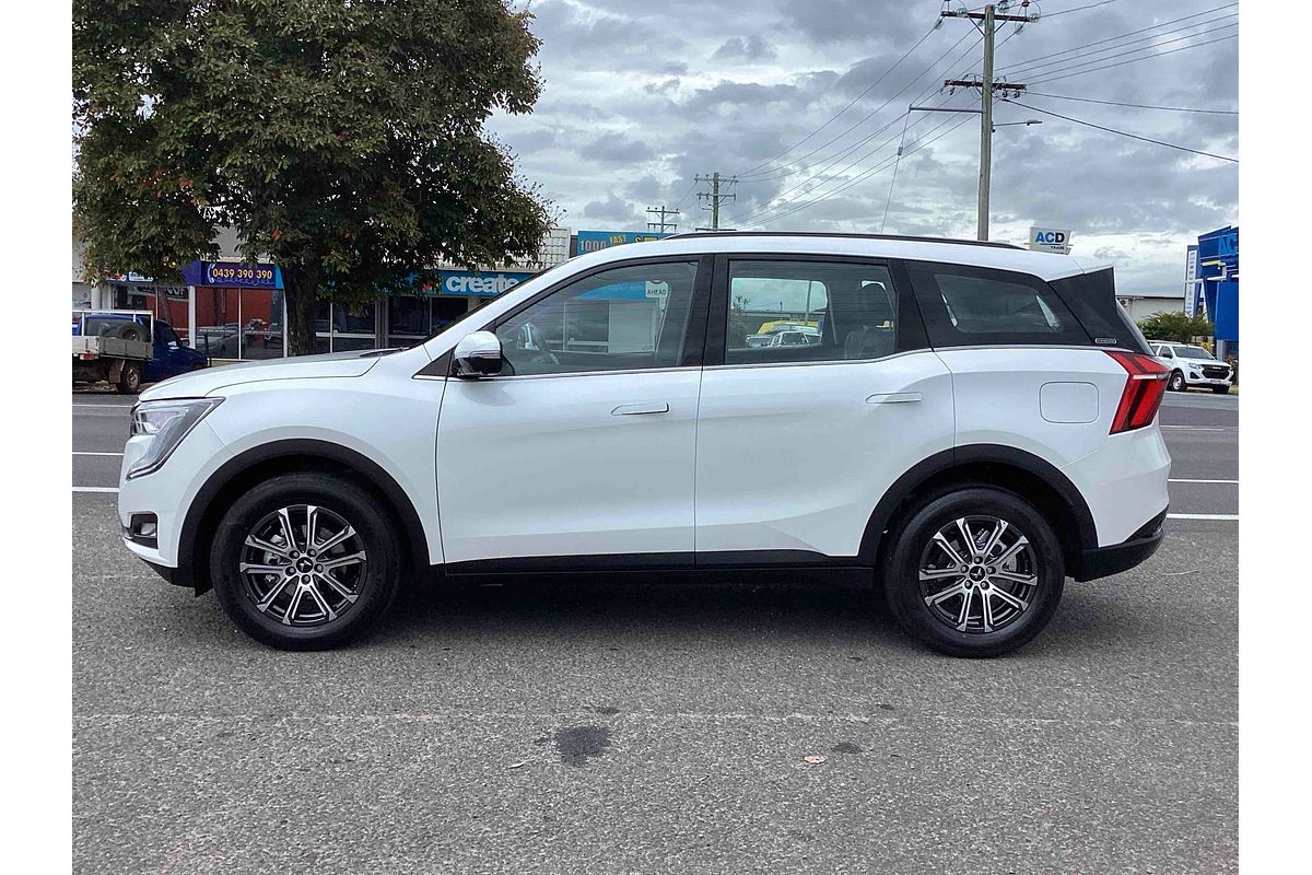 2025 Mahindra XUV700 AX7L