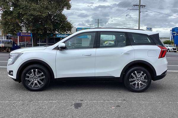 2025 Mahindra XUV700 AX7L