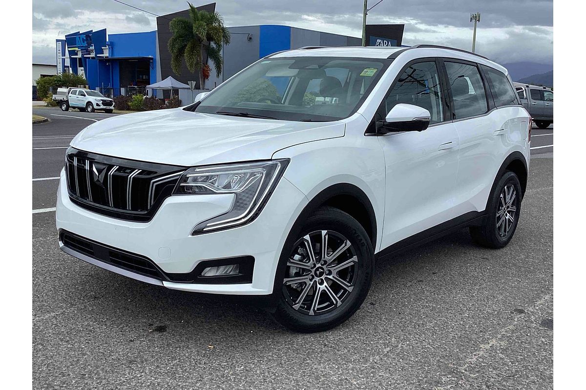 2025 Mahindra XUV700 AX7L