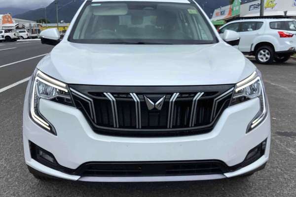2025 Mahindra XUV700 AX7L