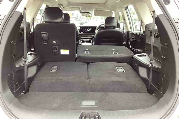 2025 Mahindra XUV700 AX7L