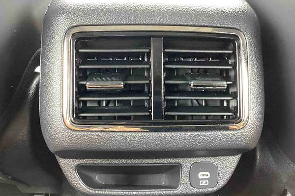 2025 Mahindra XUV700 AX7L