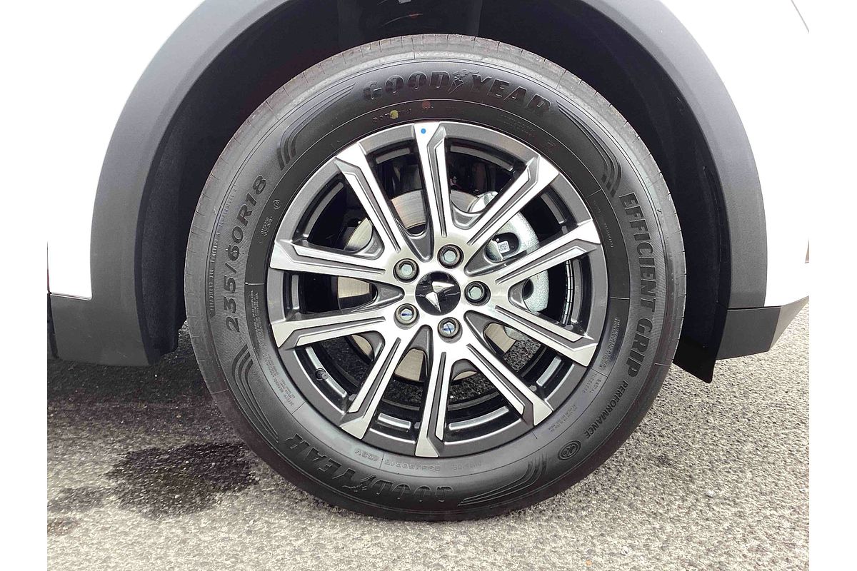 2025 Mahindra XUV700 AX7L