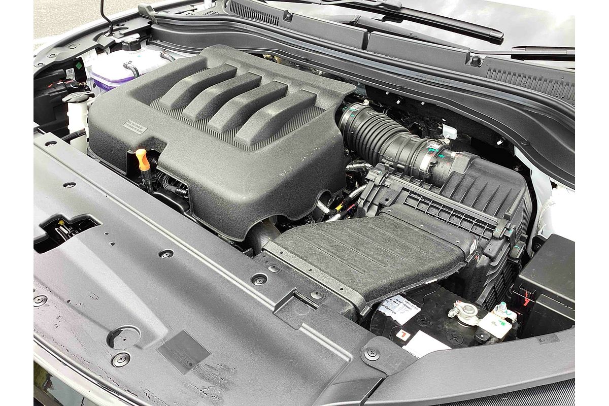 2025 Mahindra XUV700 AX7L