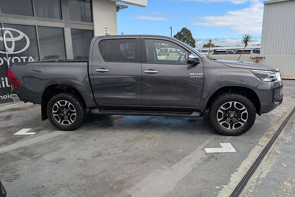 2022 Toyota Hilux SR5 GUN126R