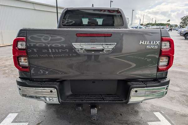 2022 Toyota Hilux SR5 GUN126R