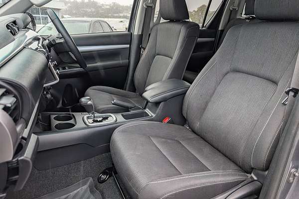 2022 Toyota Hilux SR5 GUN126R