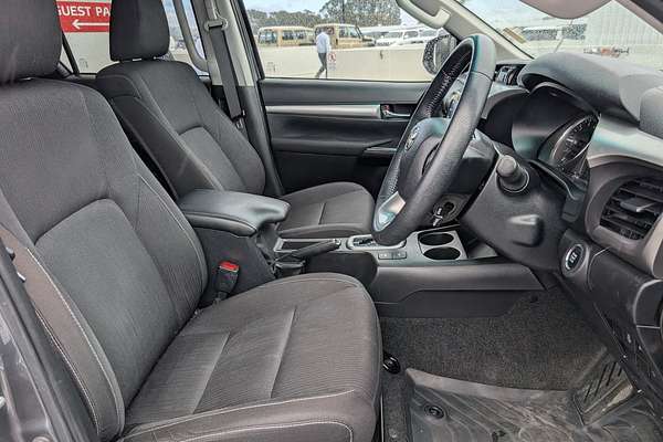 2022 Toyota Hilux SR5 GUN126R
