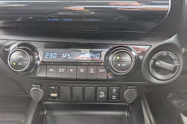2022 Toyota Hilux SR5 GUN126R