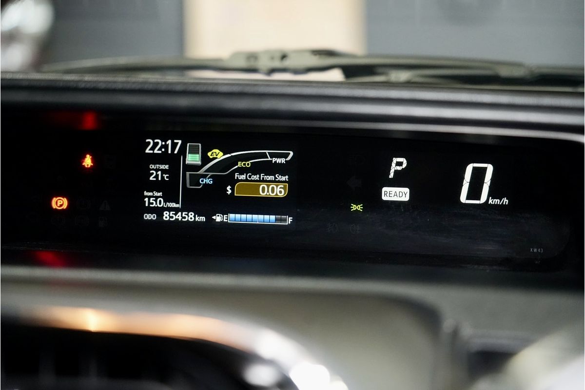 2017 Toyota Prius C  NHP10R