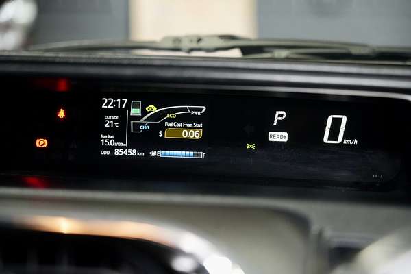 2017 Toyota Prius C  NHP10R