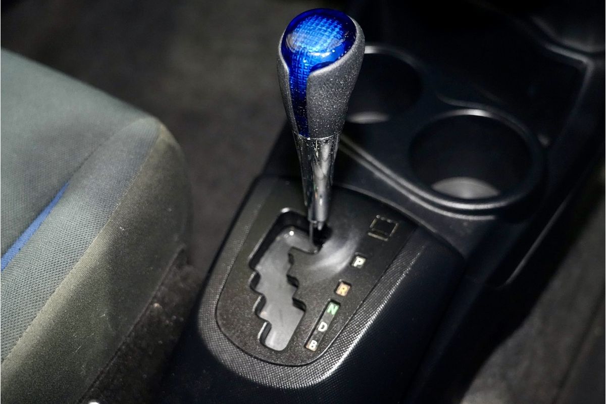 2017 Toyota Prius C  NHP10R