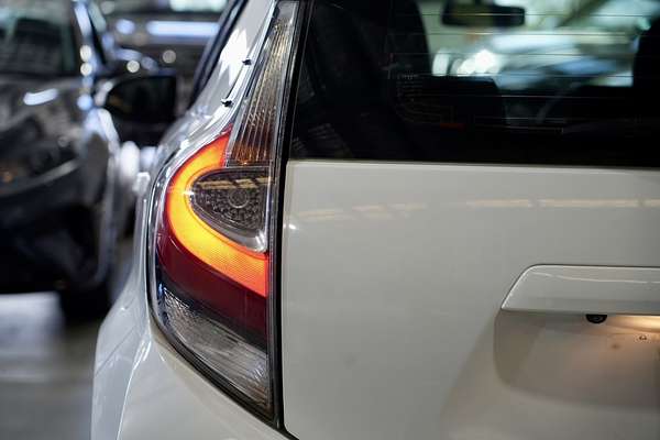 2017 Toyota Prius C  NHP10R