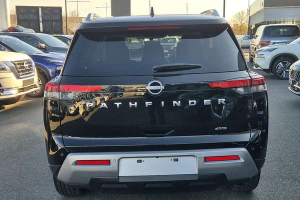 2024 Nissan Pathfinder Ti-L R53