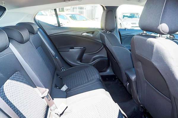 2018 Holden Astra R BK