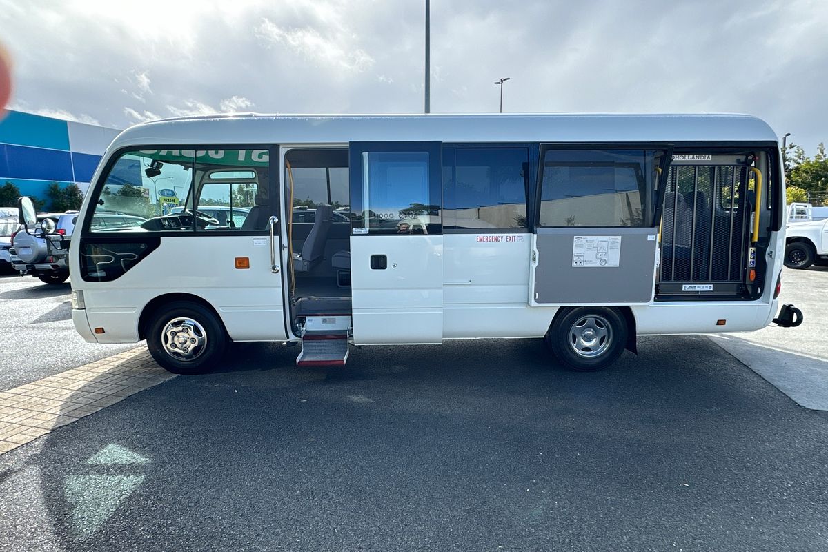 2013 Toyota Coaster Deluxe XZB50R