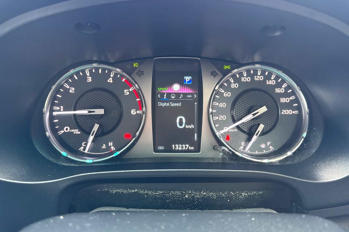 2024 Toyota Hilux SR5 48V GUN126R 4X4