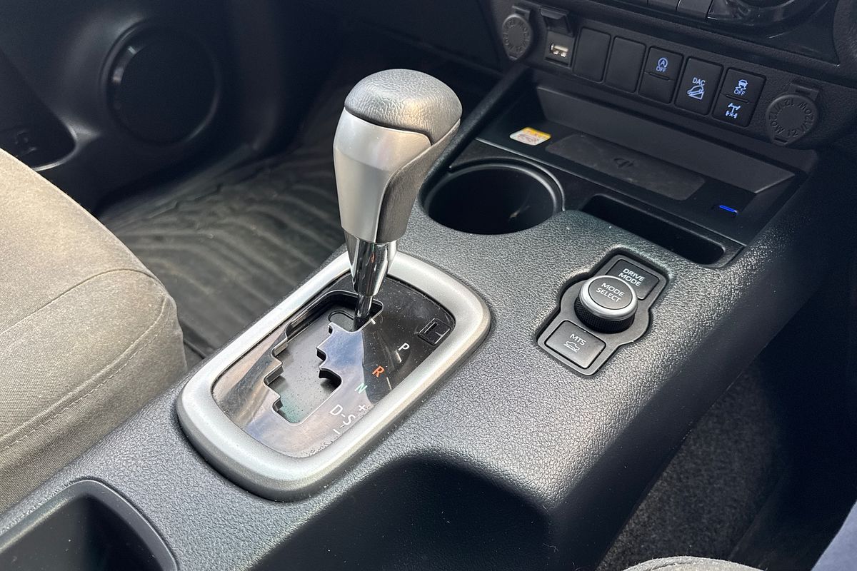 2024 Toyota Hilux SR5 48V GUN126R 4X4