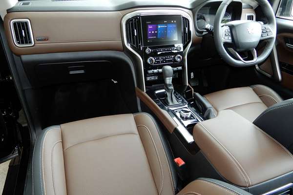 2025 Mahindra Scorpio Z8L