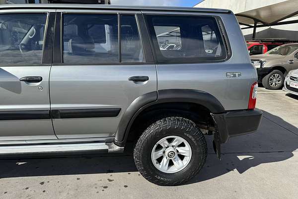 2004 Nissan Patrol ST GU III