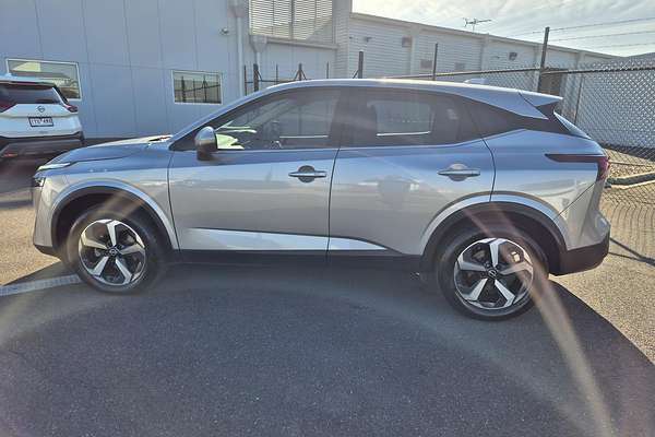 2023 Nissan QASHQAI ST+ J12