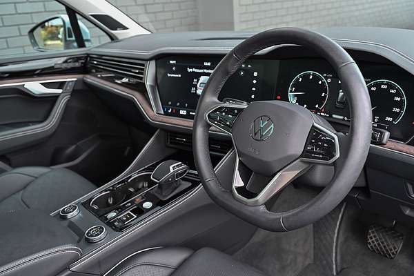 2024 Volkswagen Touareg 210TDI Elegance RC